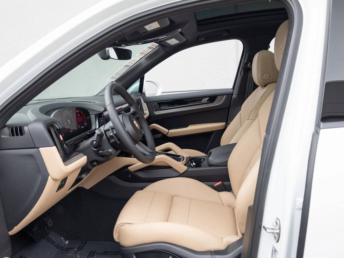 2025 Porsche Cayenne Base