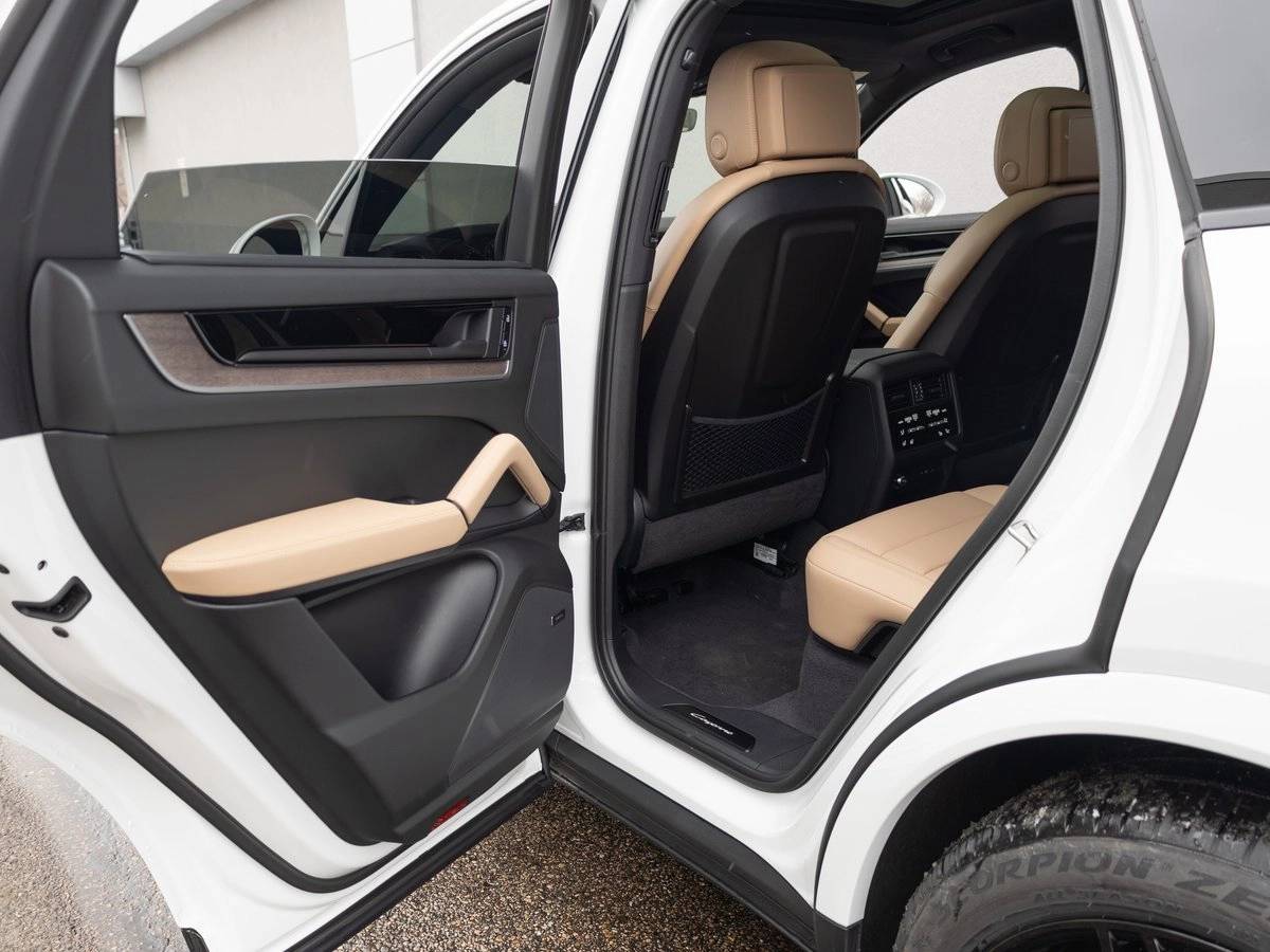 2025 Porsche Cayenne Base