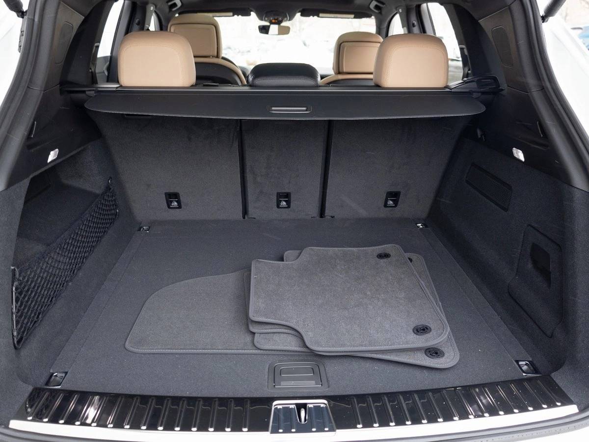 2025 Porsche Cayenne Base