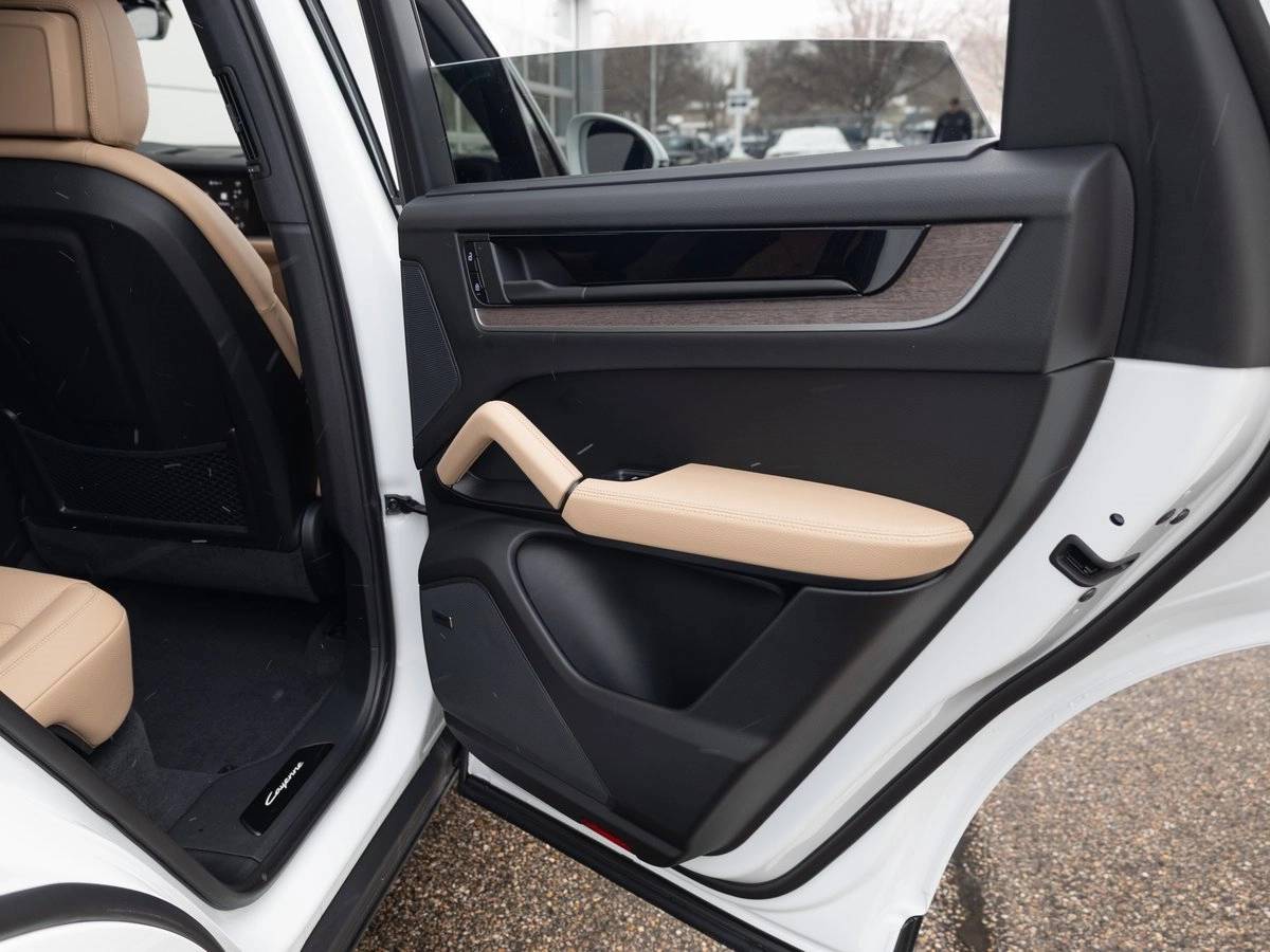 2025 Porsche Cayenne Base