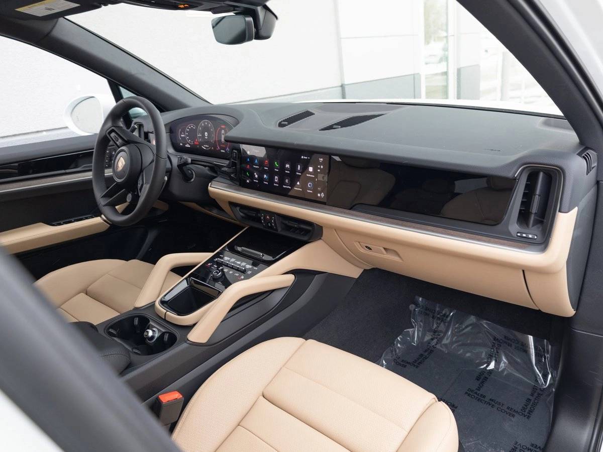 2025 Porsche Cayenne Base