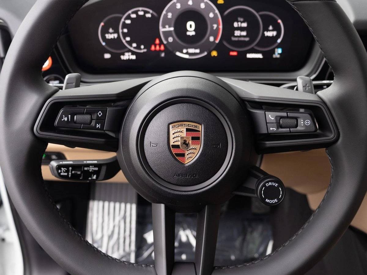 2025 Porsche Cayenne Base