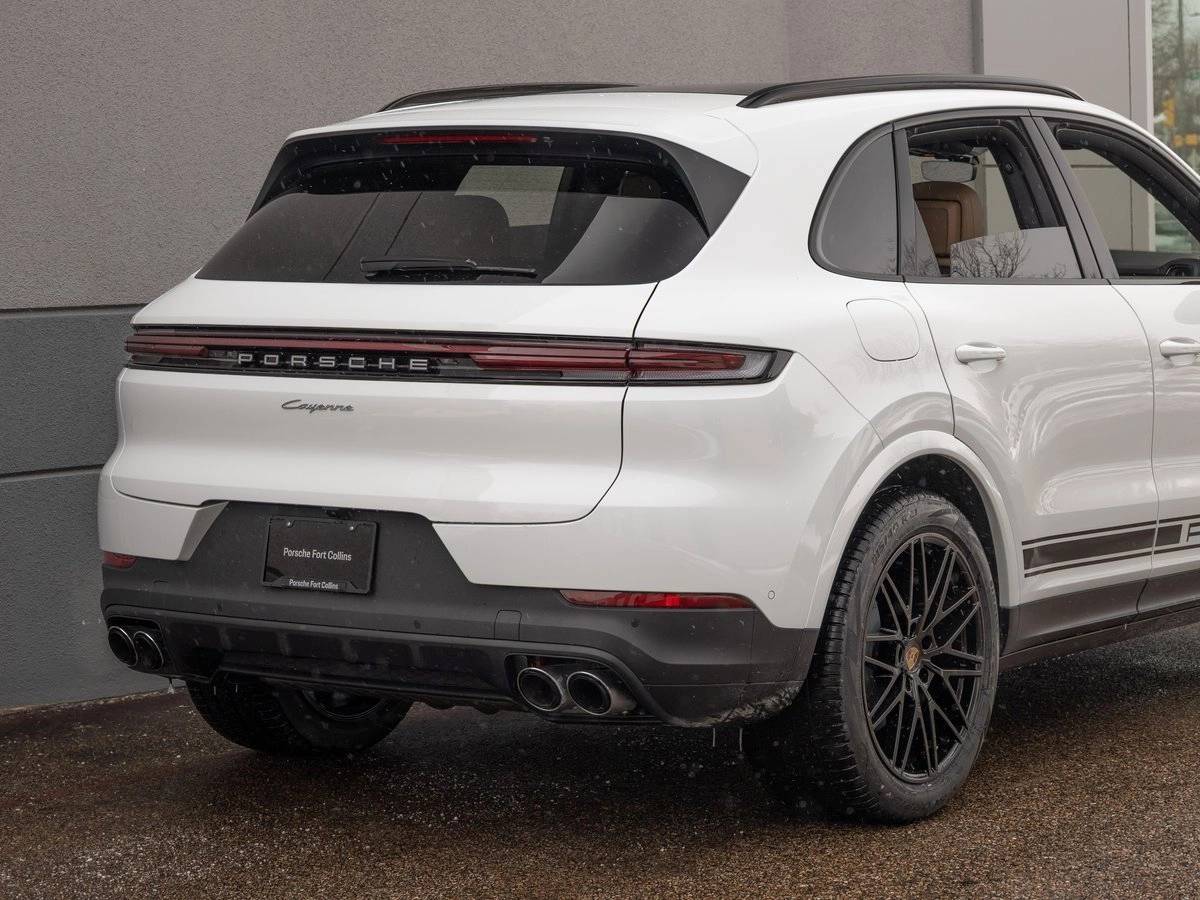 2025 Porsche Cayenne Base