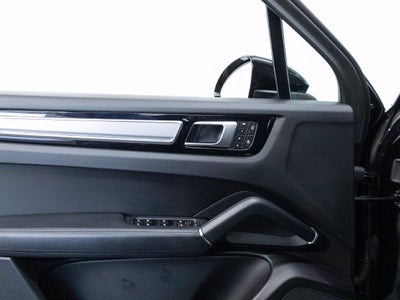 2023 Porsche Cayenne Cayenne Platinum Edition