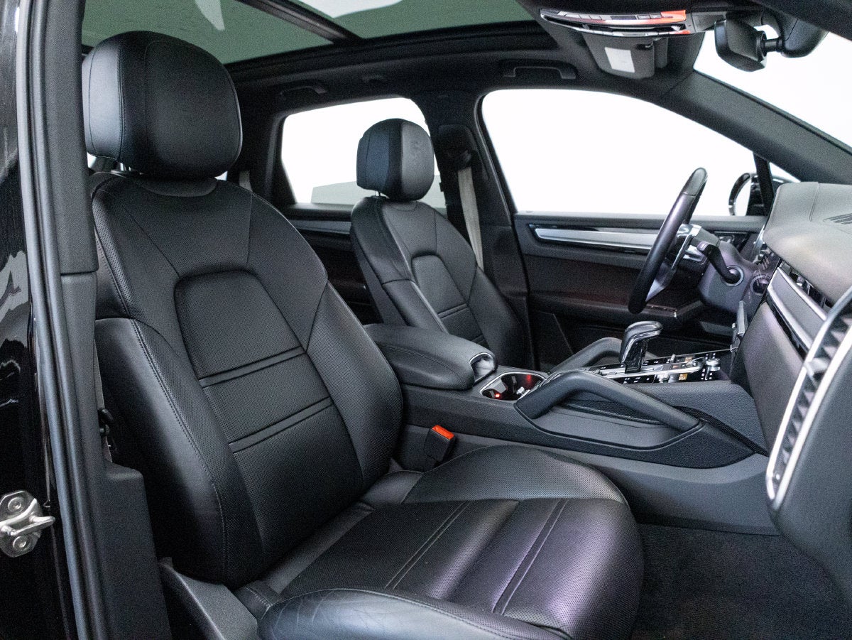 2023 Porsche Cayenne Cayenne Platinum Edition