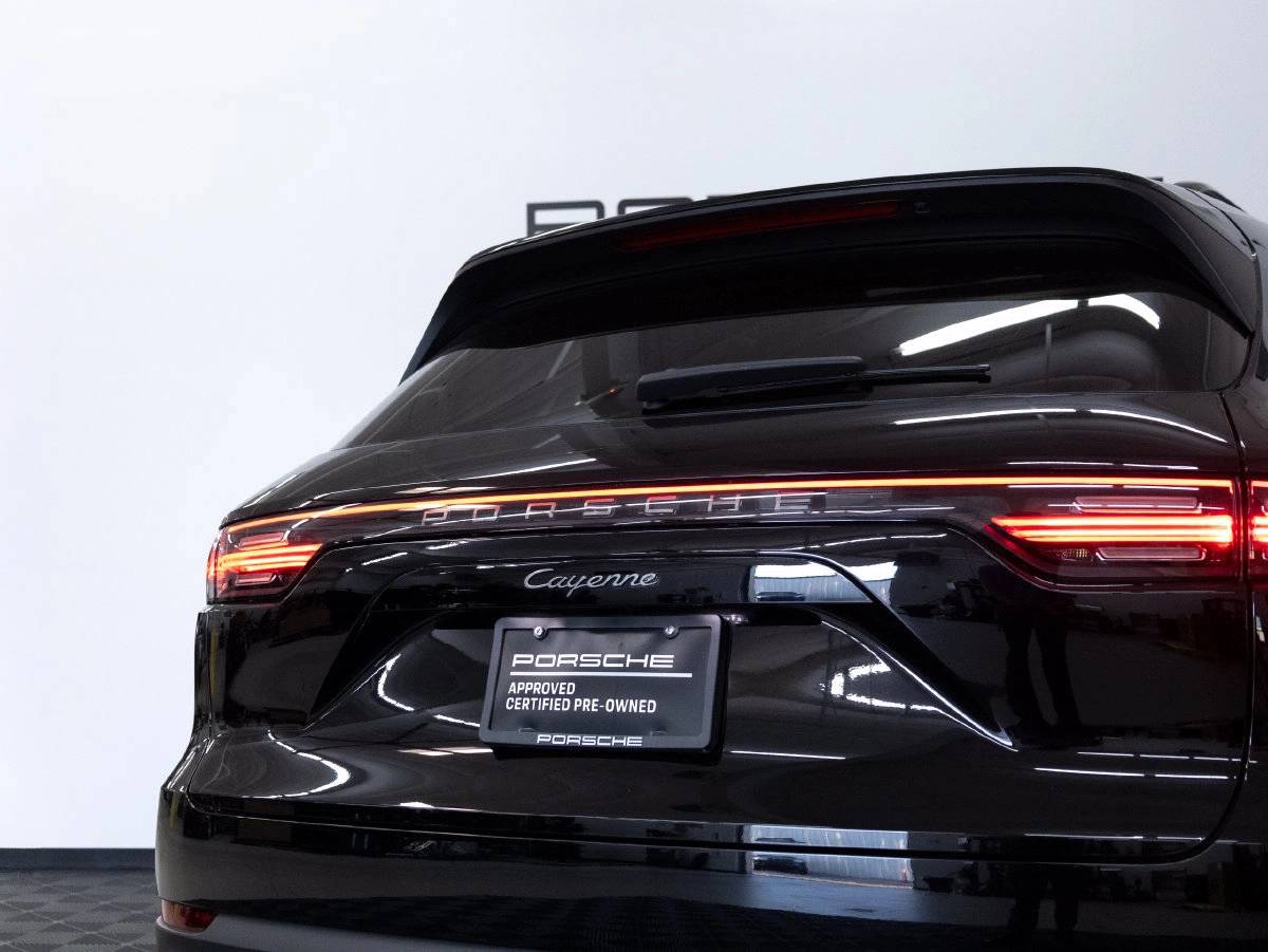 2023 Porsche Cayenne Cayenne Platinum Edition