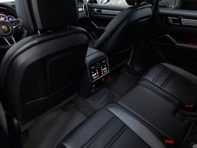 2023 Porsche Cayenne Cayenne Platinum Edition