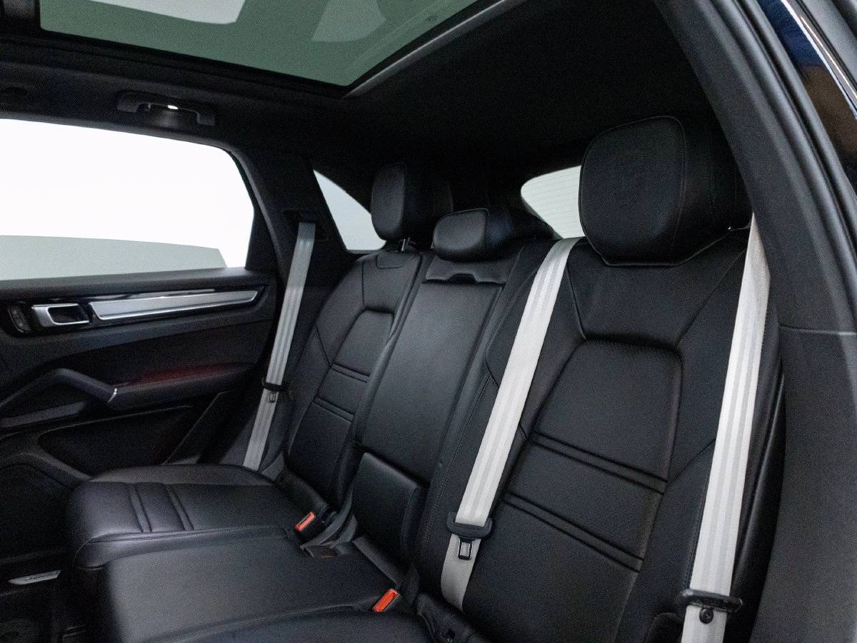 2023 Porsche Cayenne Cayenne Platinum Edition
