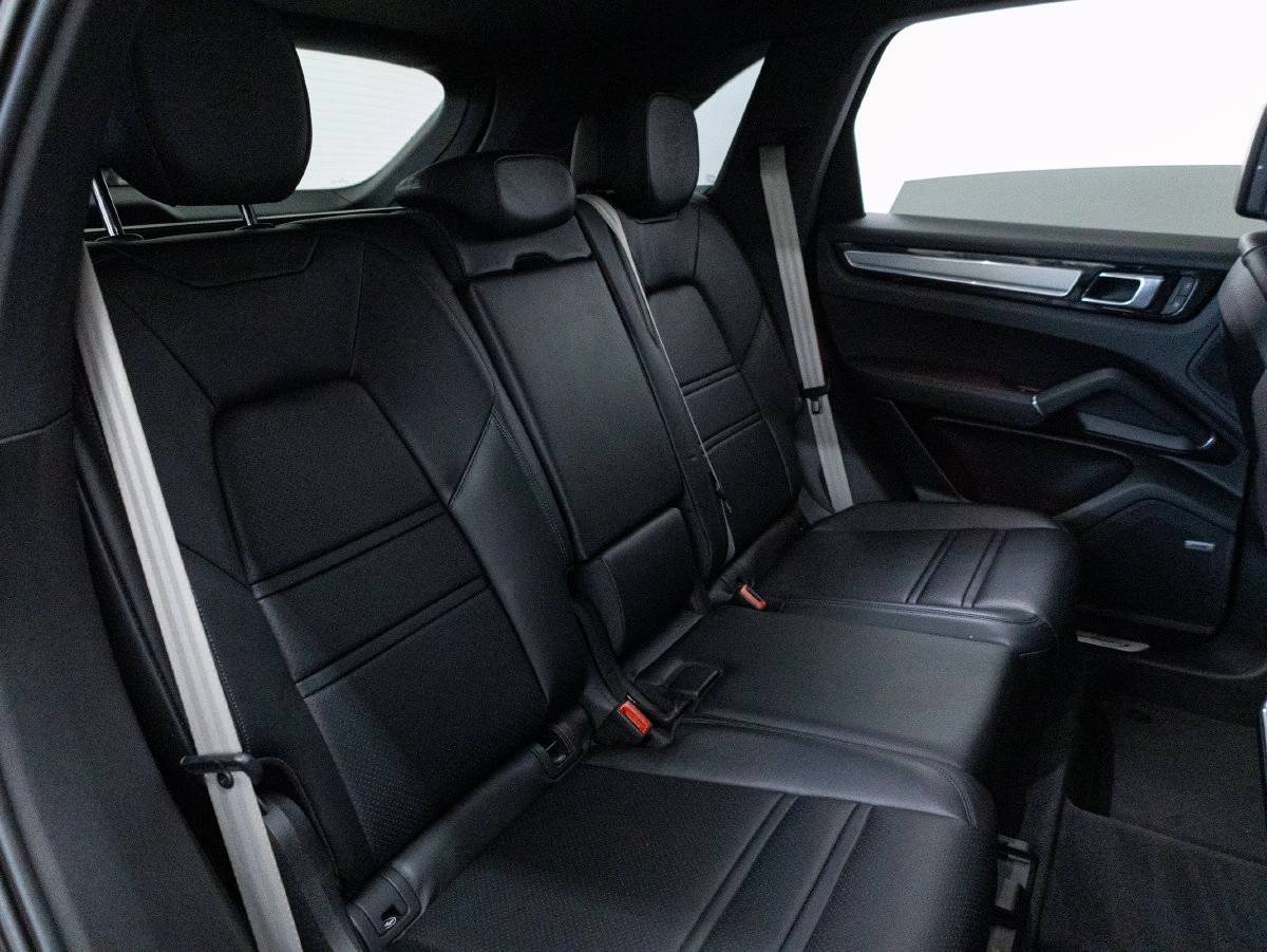 2023 Porsche Cayenne Cayenne Platinum Edition