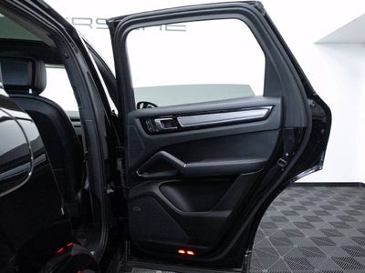 2023 Porsche Cayenne Cayenne Platinum Edition