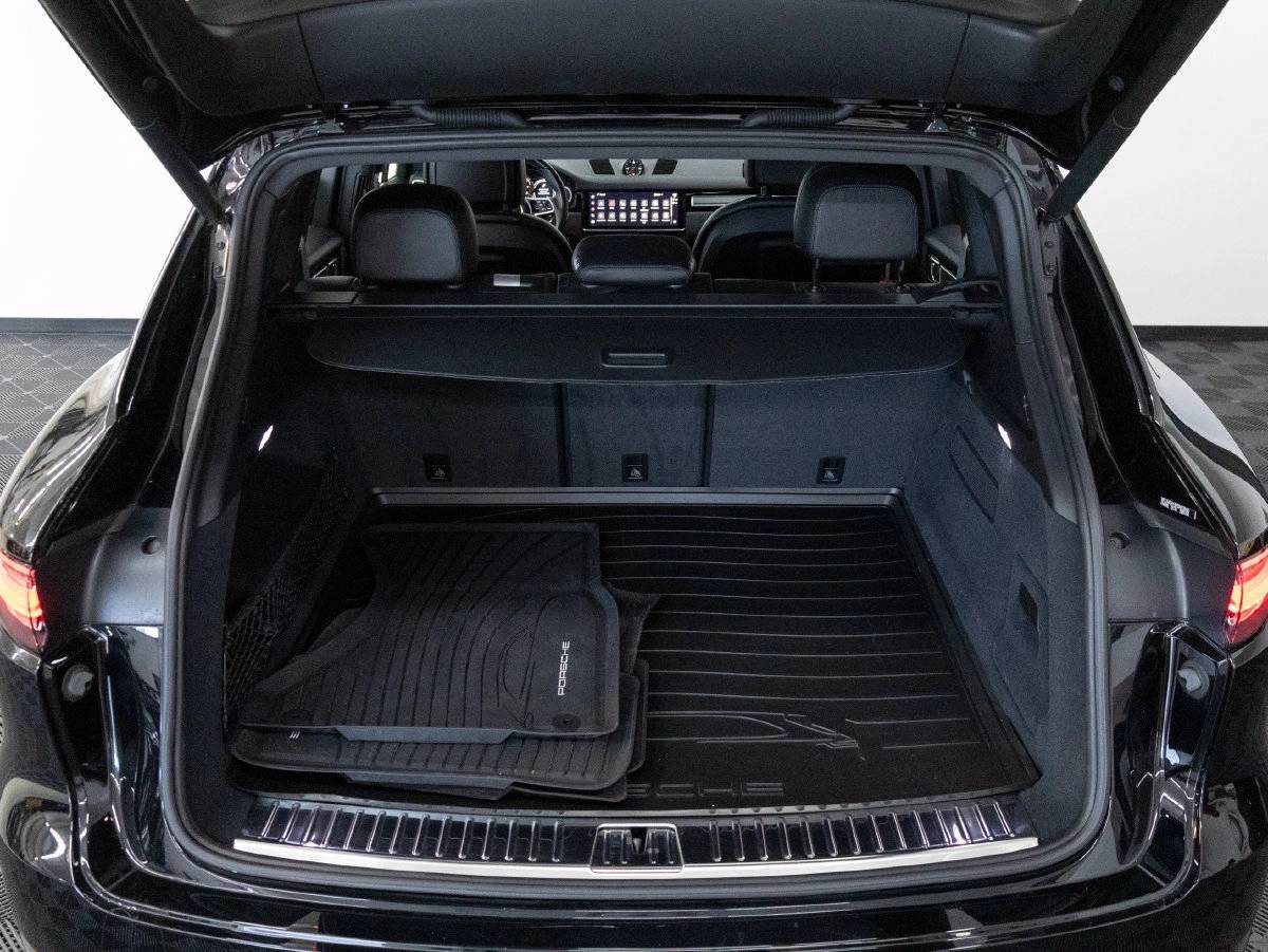2023 Porsche Cayenne Cayenne Platinum Edition