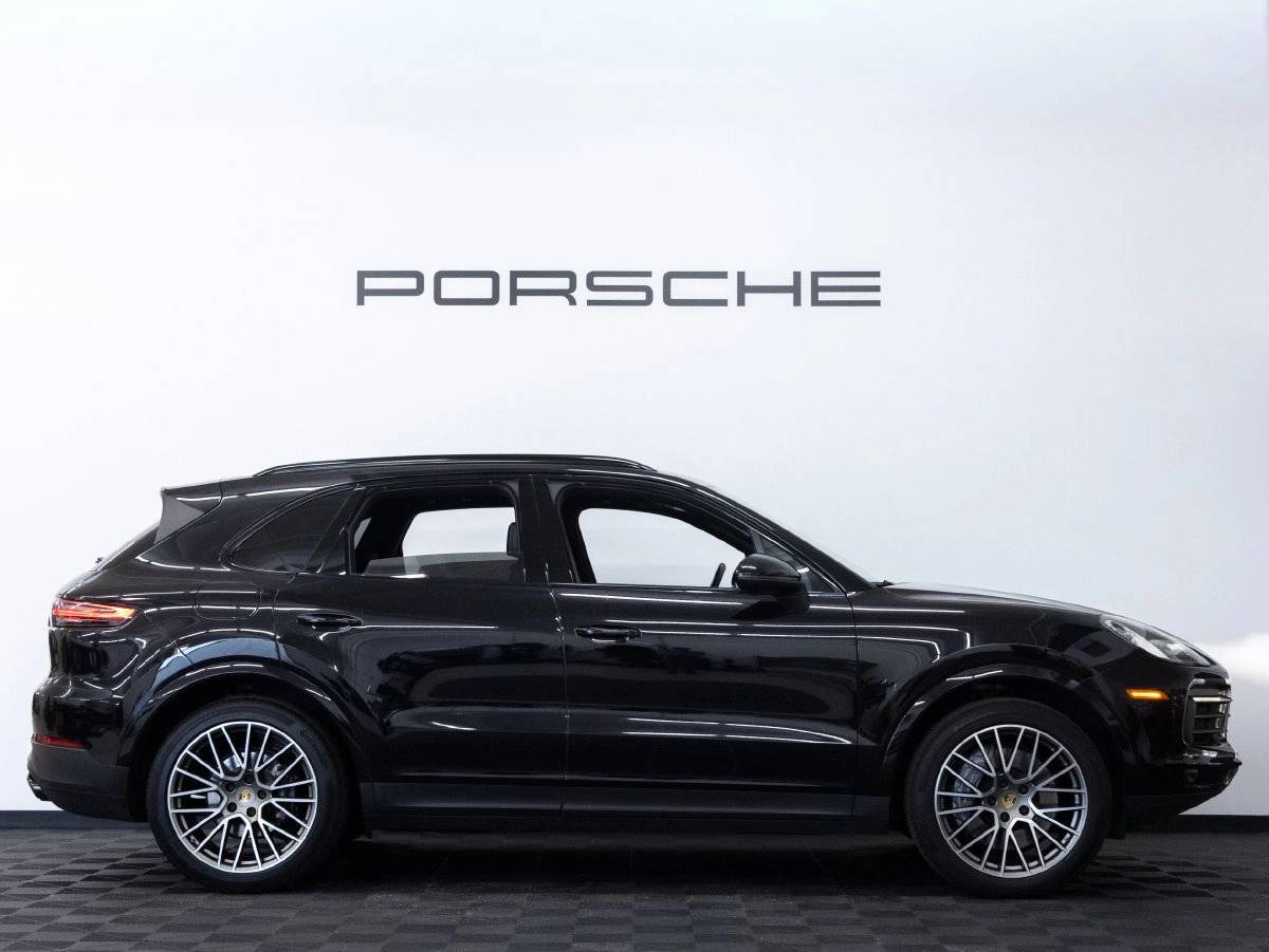 2023 Porsche Cayenne Cayenne Platinum Edition