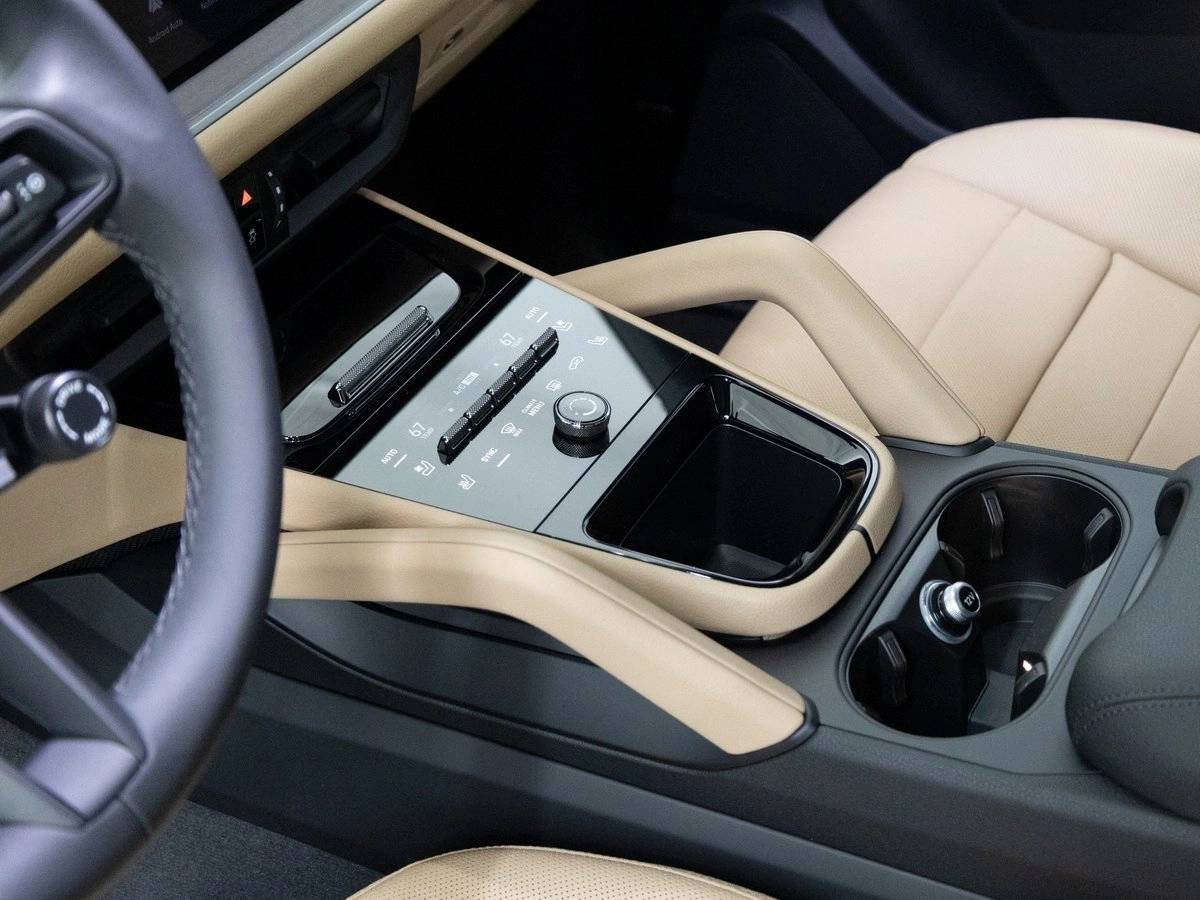 2026 Porsche Cayenne Base