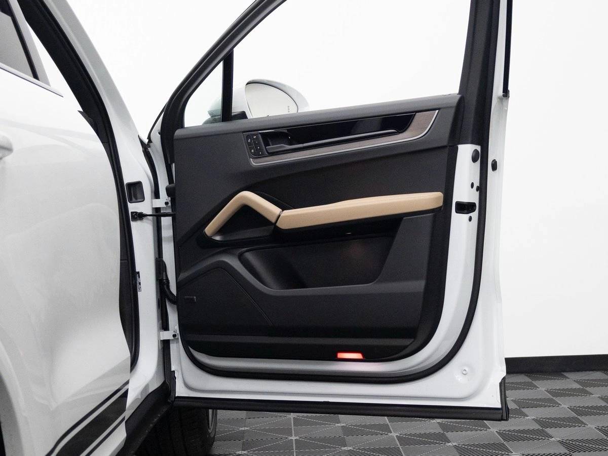 2026 Porsche Cayenne Base