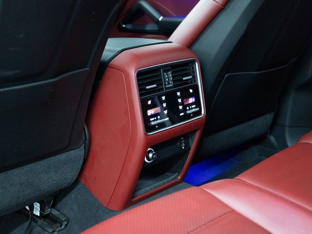 2023 Porsche Cayenne Base