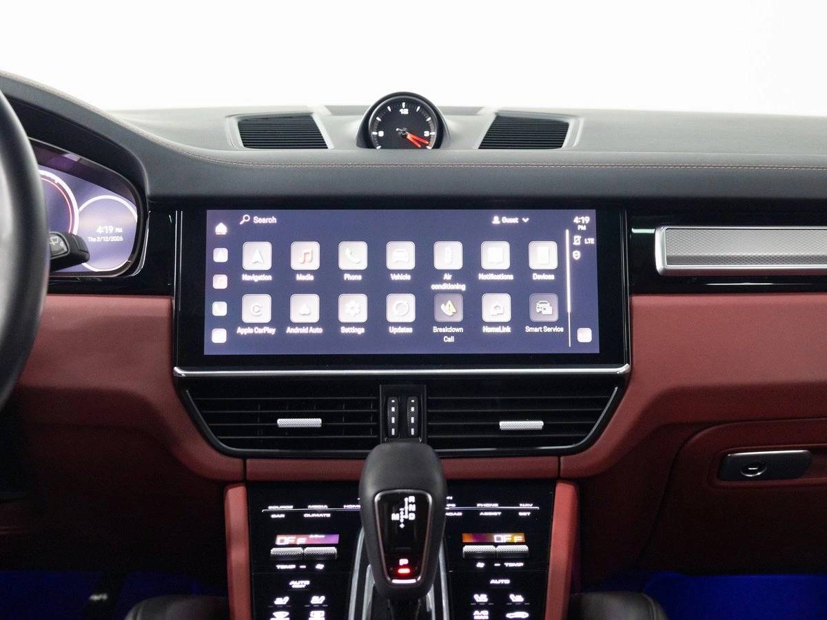 2023 Porsche Cayenne Base