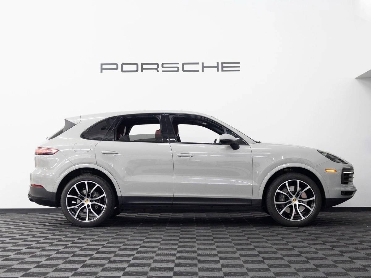 2023 Porsche Cayenne Base
