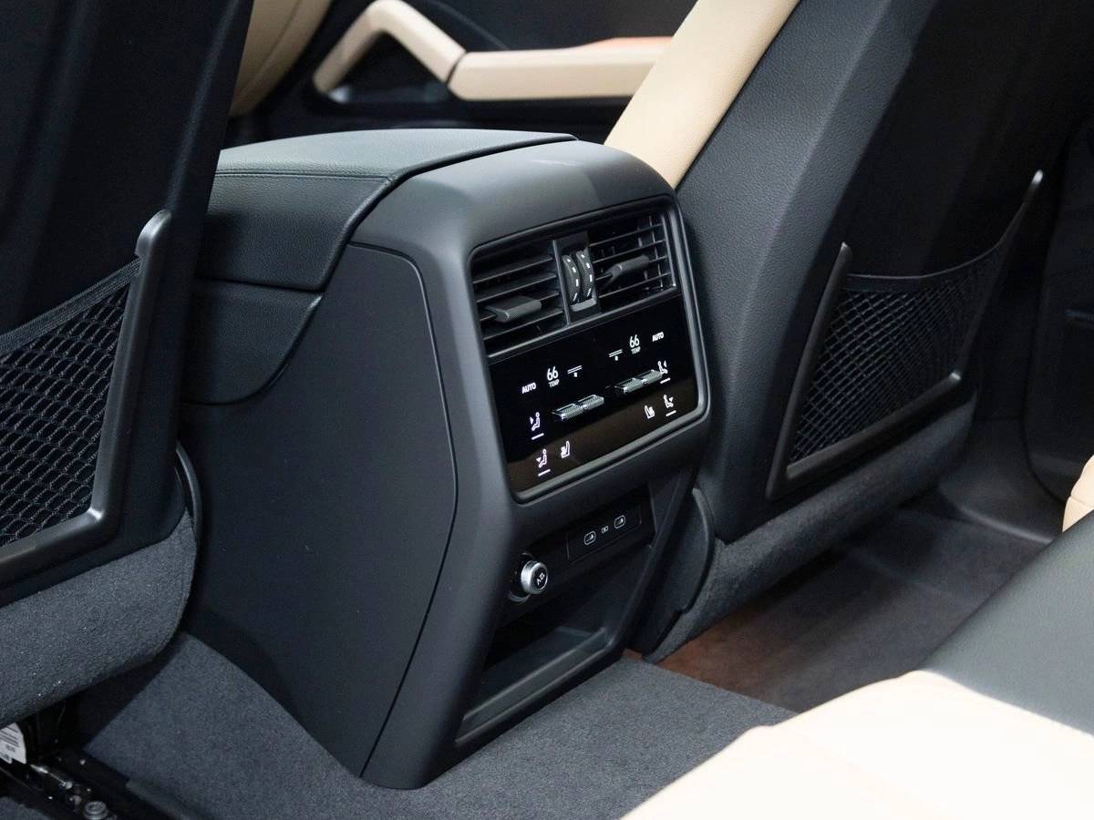 2026 Porsche Cayenne Base