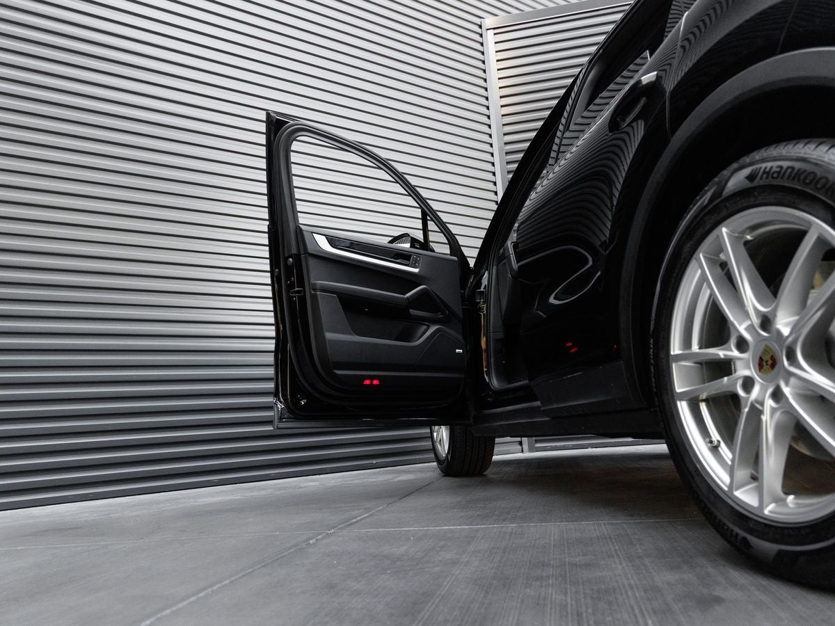 2024 Porsche Cayenne Base