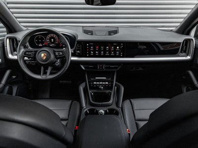2025 Porsche Cayenne Base