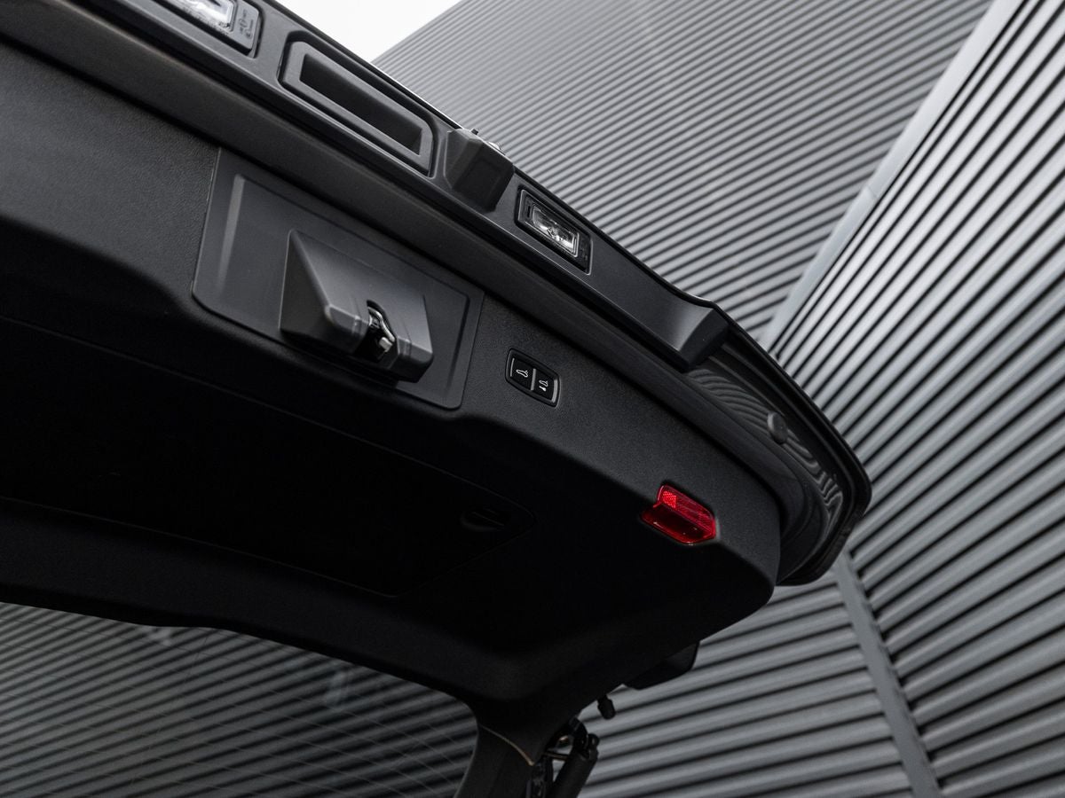 2025 Porsche Cayenne Base