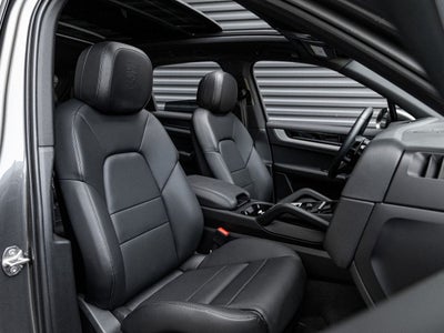 2025 Porsche Cayenne Base