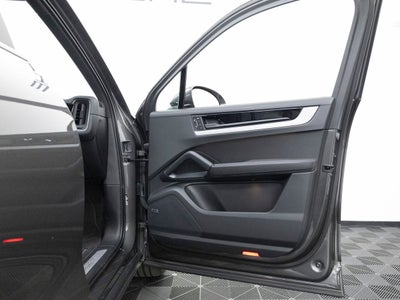 2025 Porsche Cayenne Base