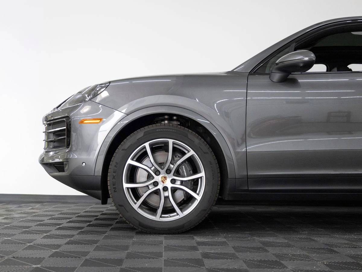 2025 Porsche Cayenne Base