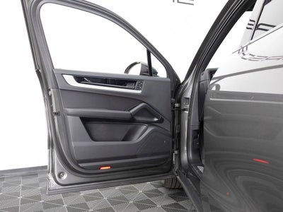 2025 Porsche Cayenne Base