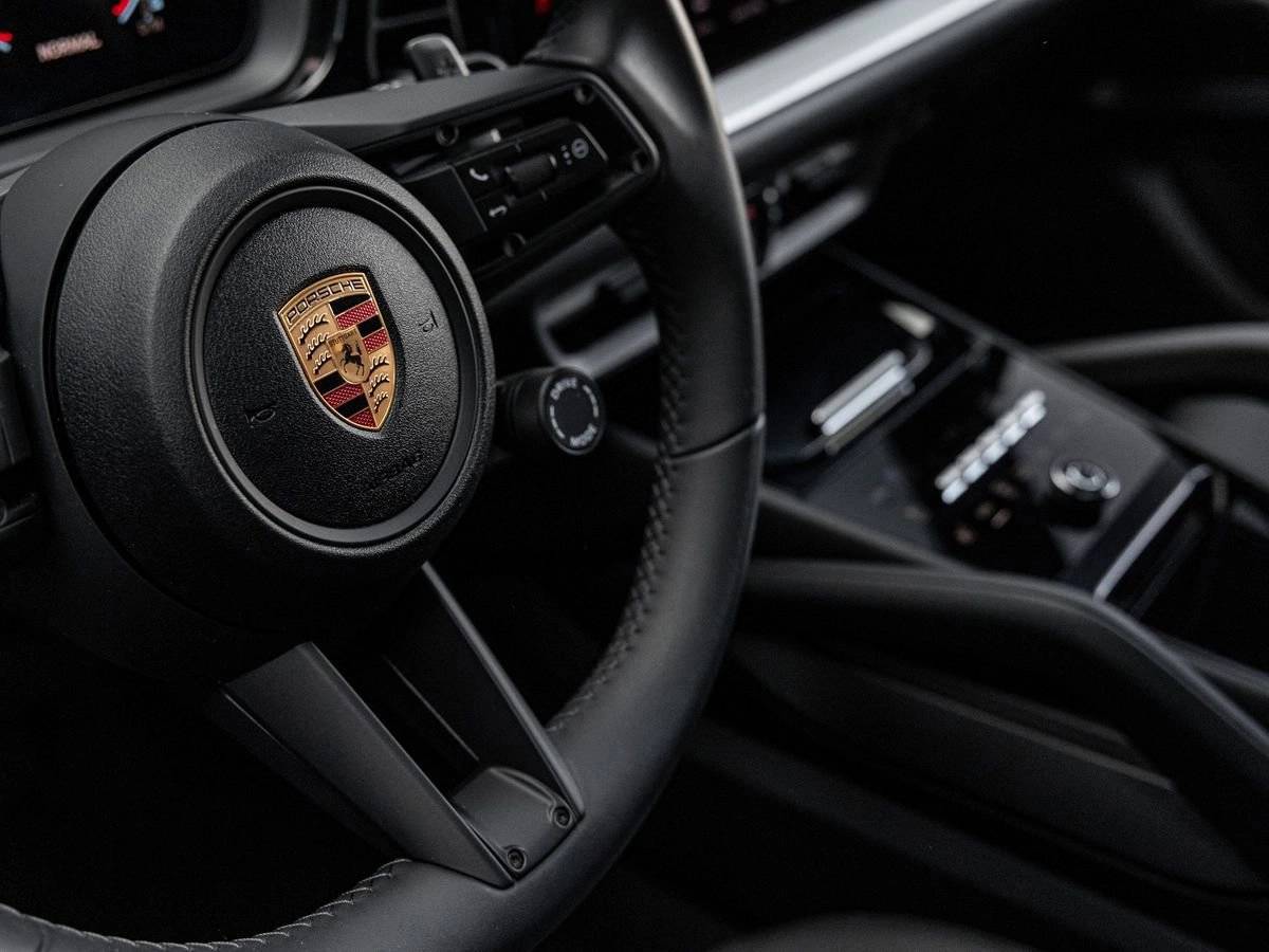 2025 Porsche Cayenne Base