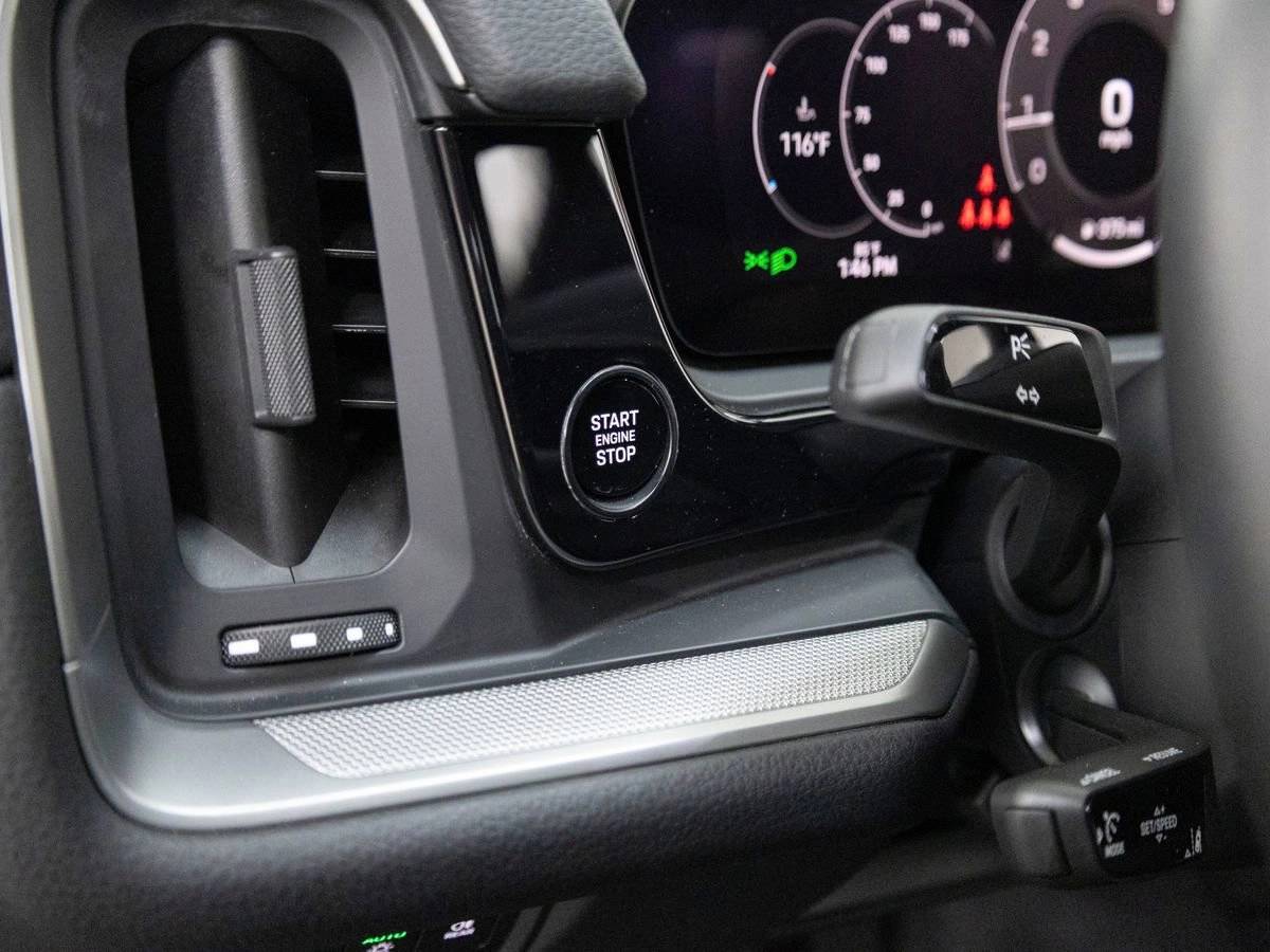 2025 Porsche Cayenne Base