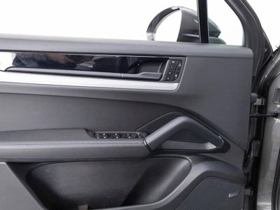 2025 Porsche Cayenne Base