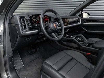 2025 Porsche Cayenne Base
