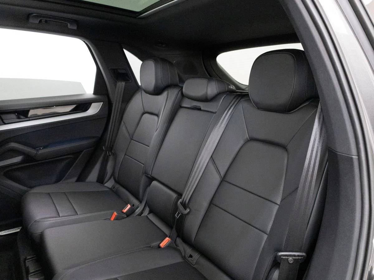 2025 Porsche Cayenne Base