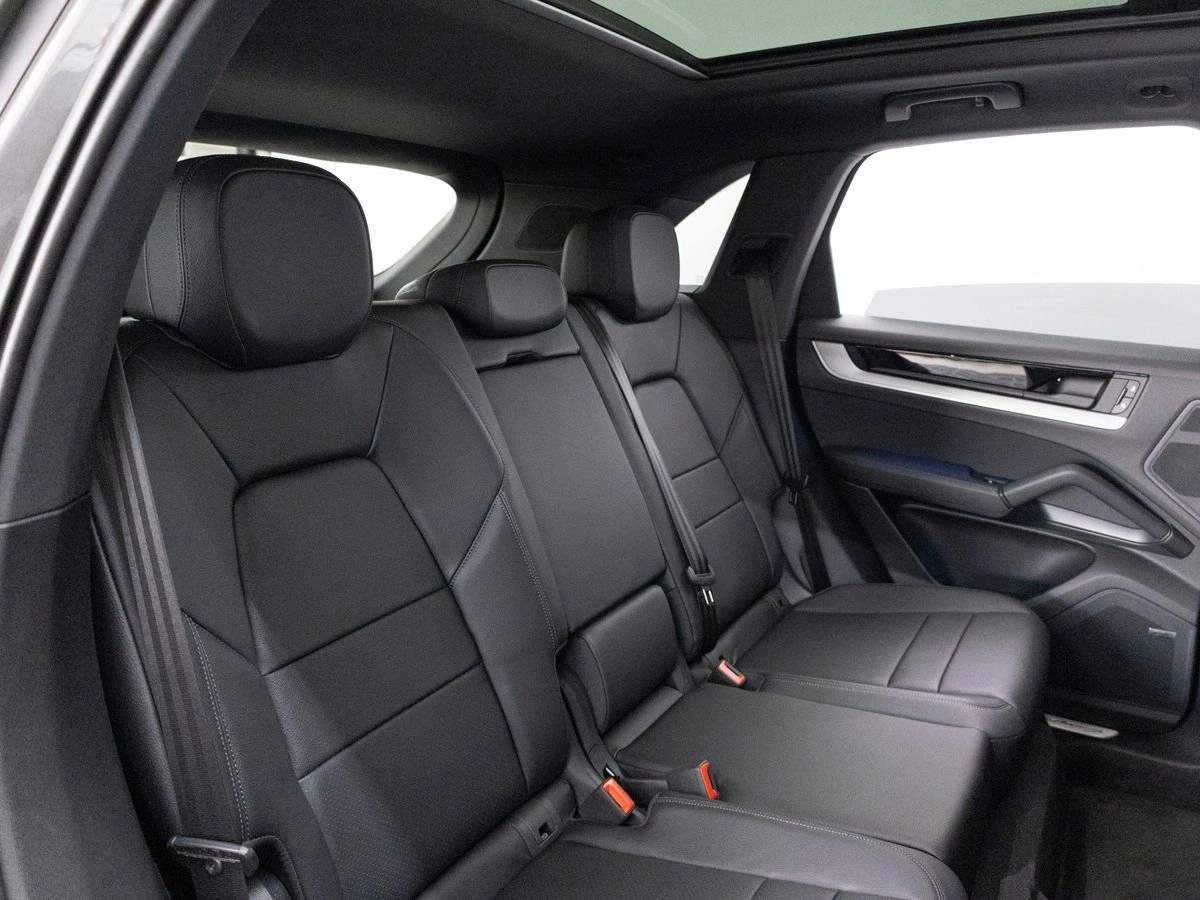 2025 Porsche Cayenne Base