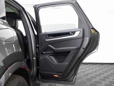 2025 Porsche Cayenne Base