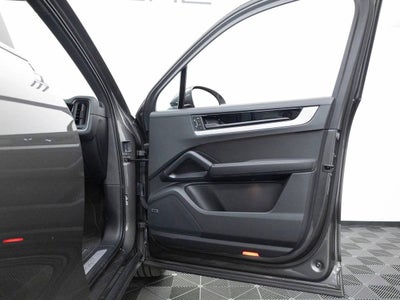 2025 Porsche Cayenne Base