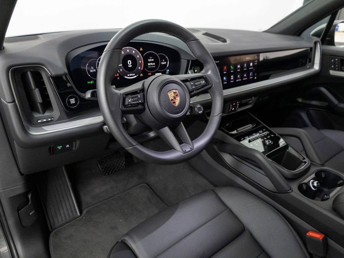 2025 Porsche Cayenne Base