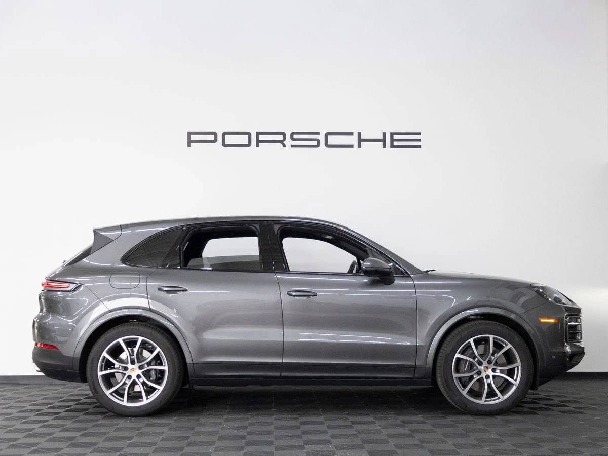 2025 Porsche Cayenne Base