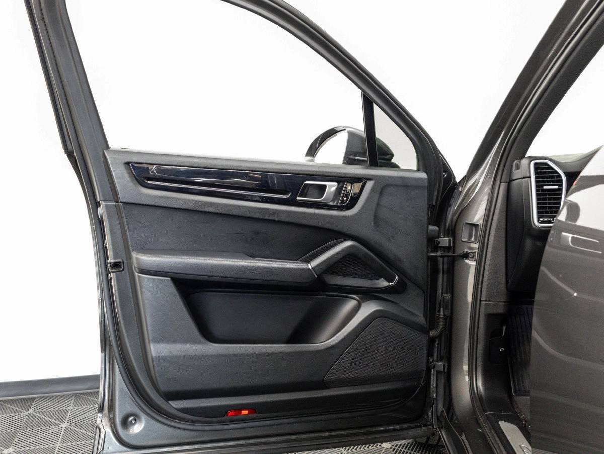 2020 Porsche Cayenne Cayenne