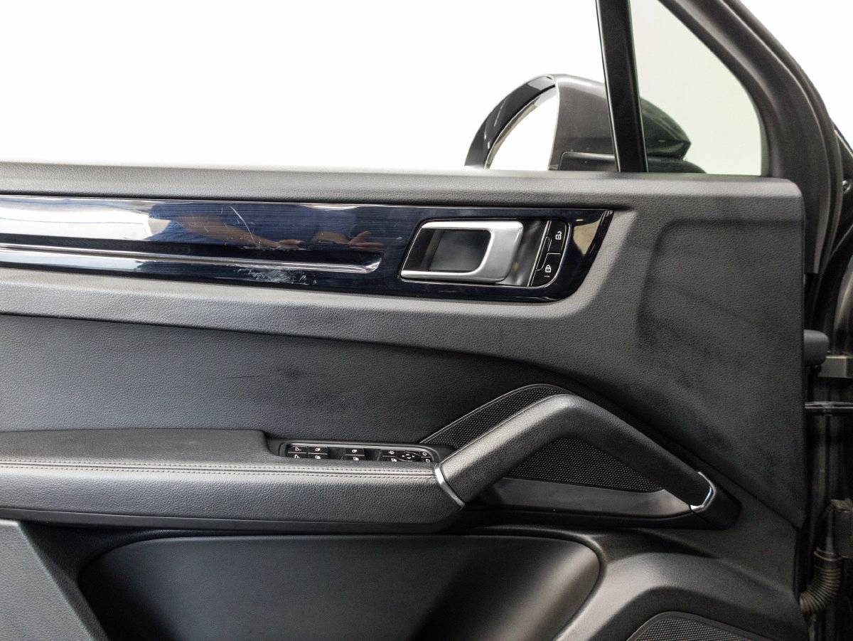 2020 Porsche Cayenne Cayenne