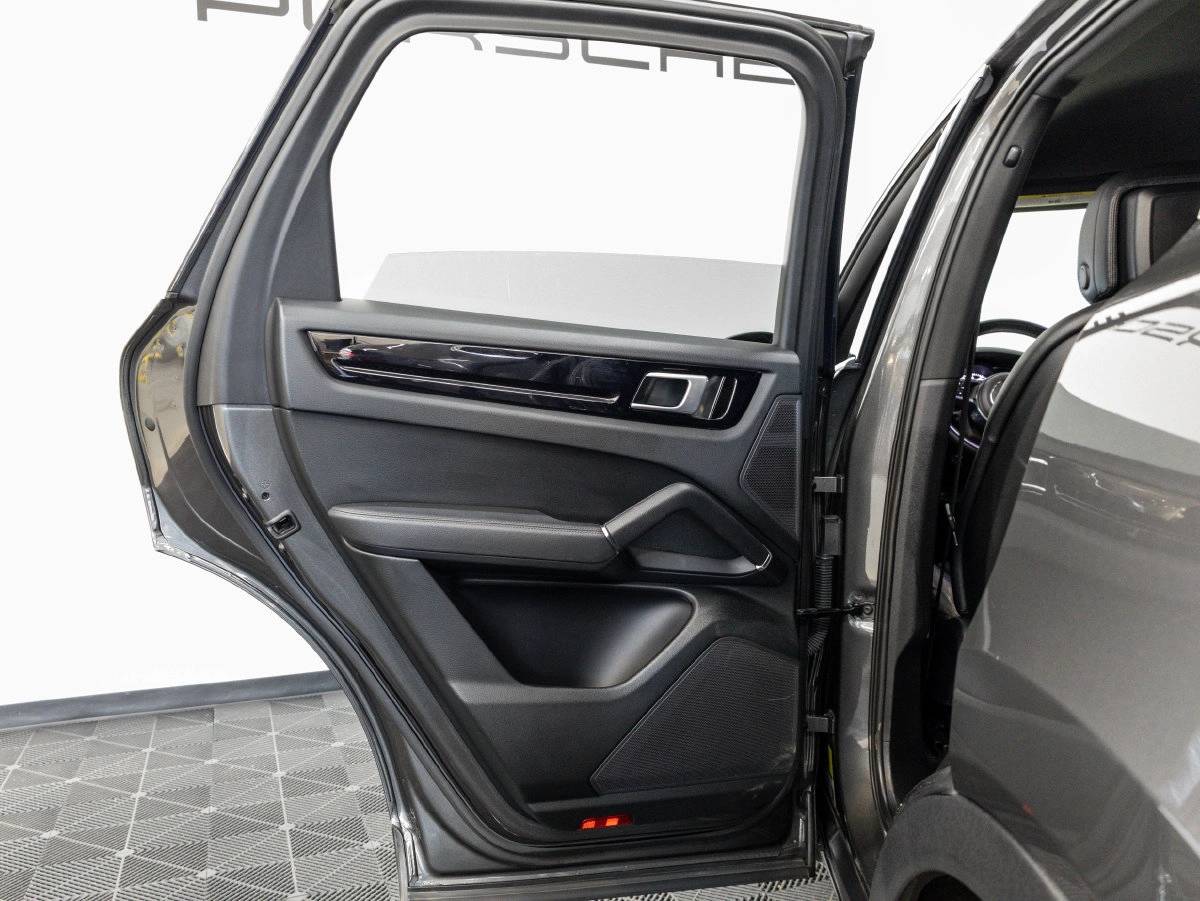 2020 Porsche Cayenne Cayenne