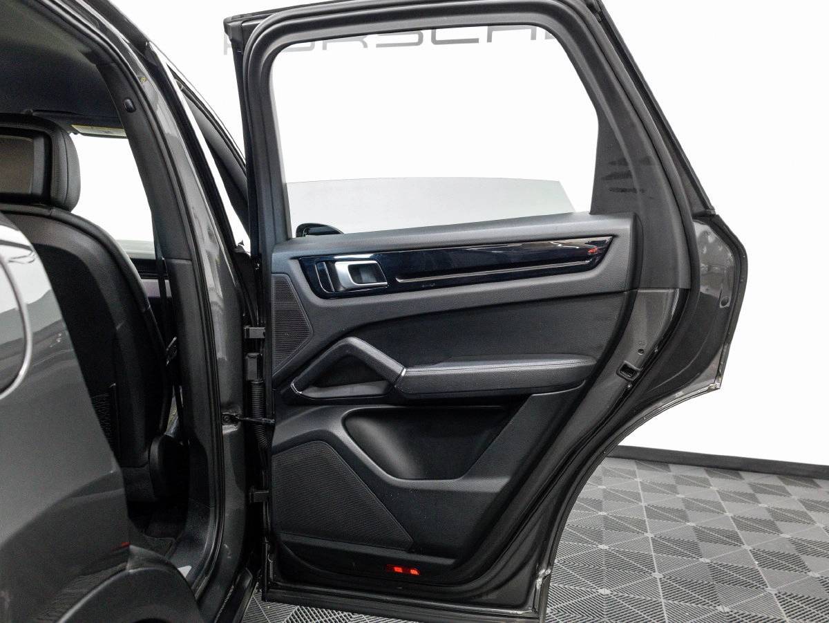 2020 Porsche Cayenne Cayenne