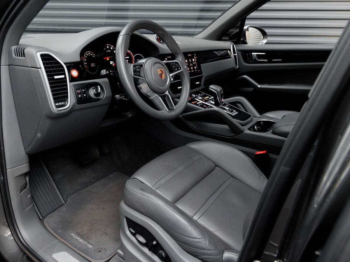 2023 Porsche Cayenne Base