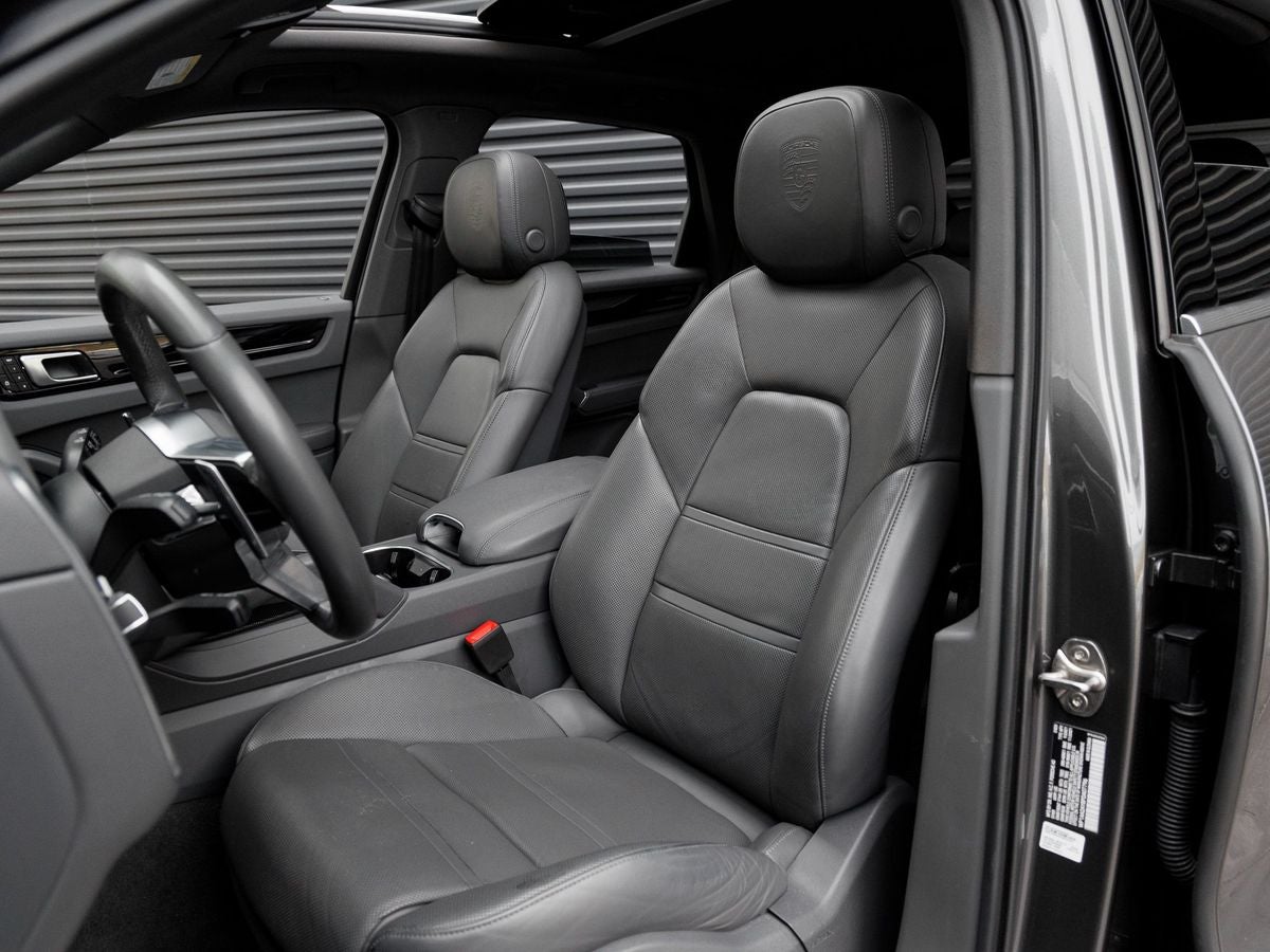 2023 Porsche Cayenne Base