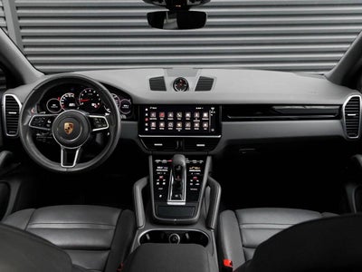 2023 Porsche Cayenne Base