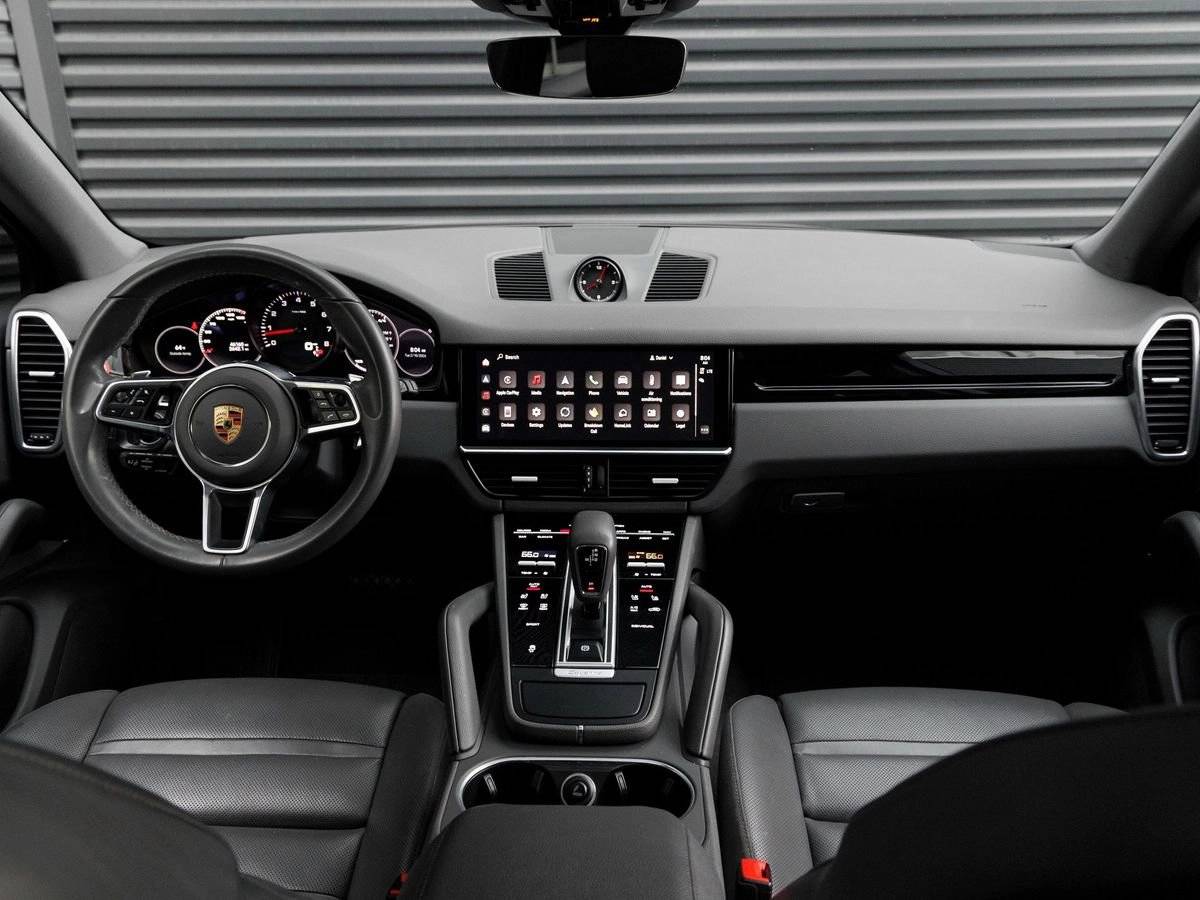 2023 Porsche Cayenne Base