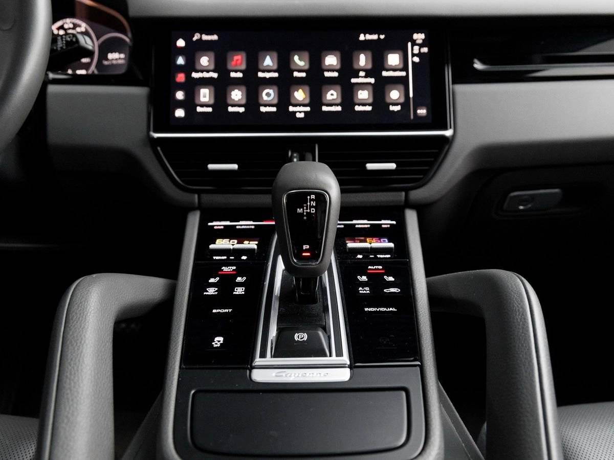 2023 Porsche Cayenne Base