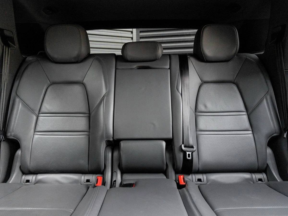 2023 Porsche Cayenne Base