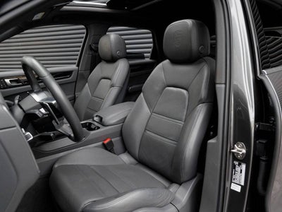 2023 Porsche Cayenne Base